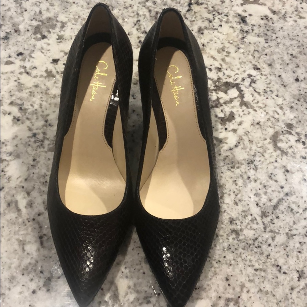 Cole Haan brown pumps